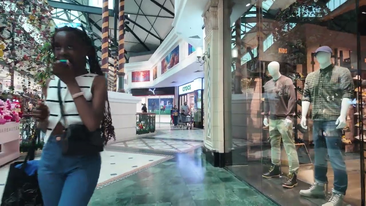 Christmas shopping (Dezemba) vibes at Canal Walk on Day of Reconciliation - 16 Dec 2025 Cape Town