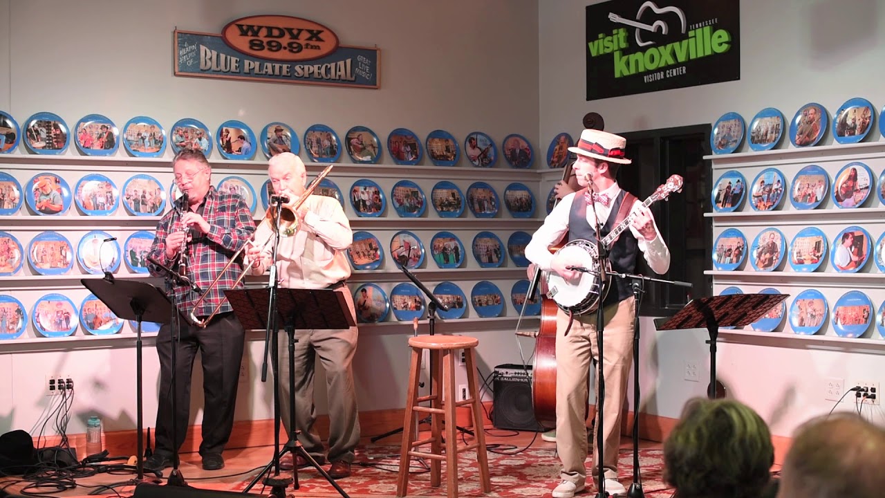 Old City Buskers - Ain't She Sweet (Jan 23 2018)