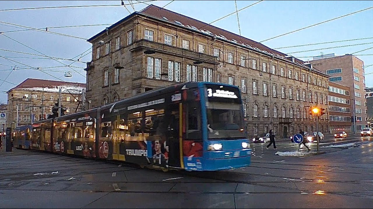 Straßenbahnen , an der Rathauskreuzung in Kassel
