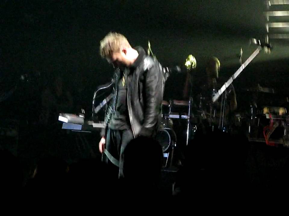 Massive Attack with Damon Albarn - Saturday Come Slow - Hammersmith 11/02/2010