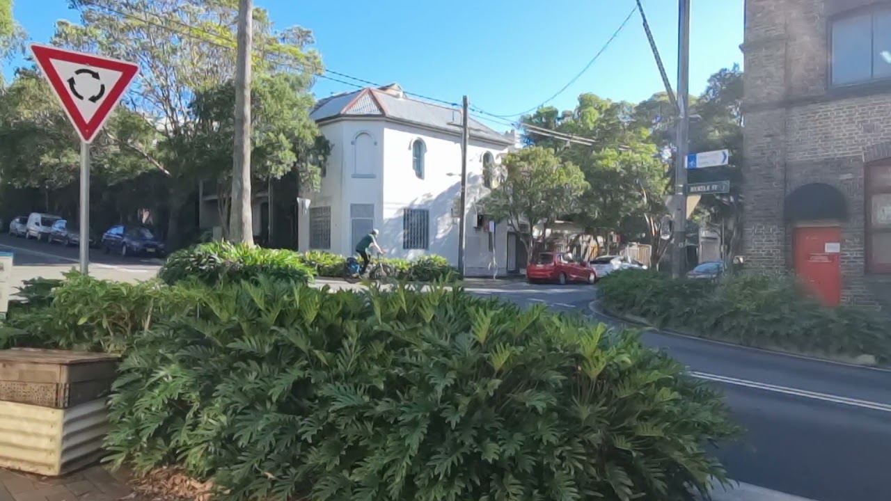 Walking Sydney-Chippendale, Walking the back streets of the inner city suburb.
