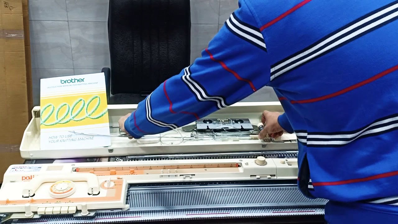 BROTHER HAND KNITTING MACHINE  KH - 871 CARDOMATIC SYSTEM MADE IN JAPAN📱 9914407711     9878507711