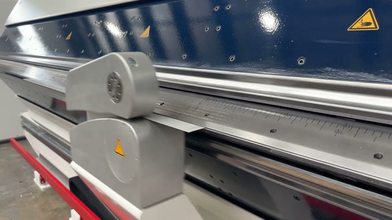 Custom box gutter with stiffening ribs - EVOBEND D300
