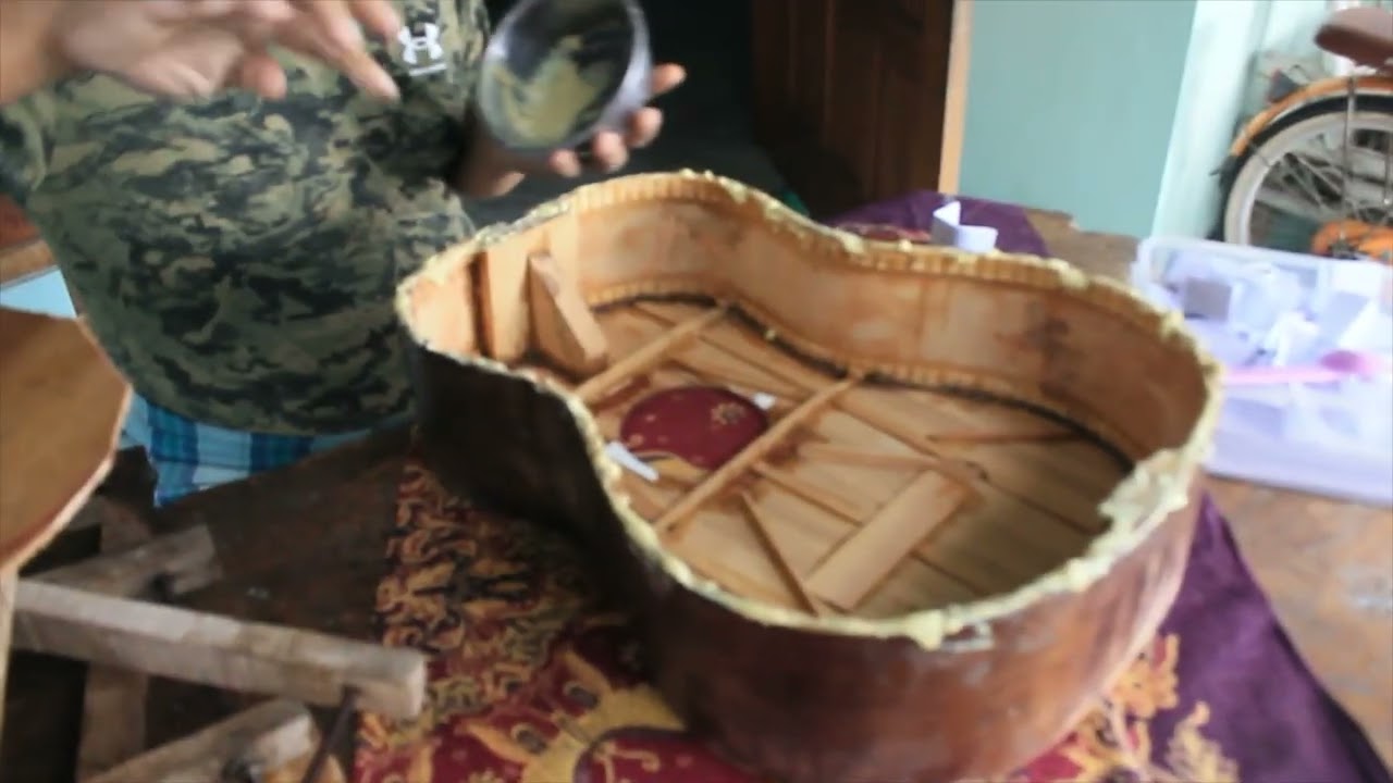 INSTALLING BACK COVER OF @DJAN_ANDI GUITAR (MEMASANG KAVER BLK GITAR