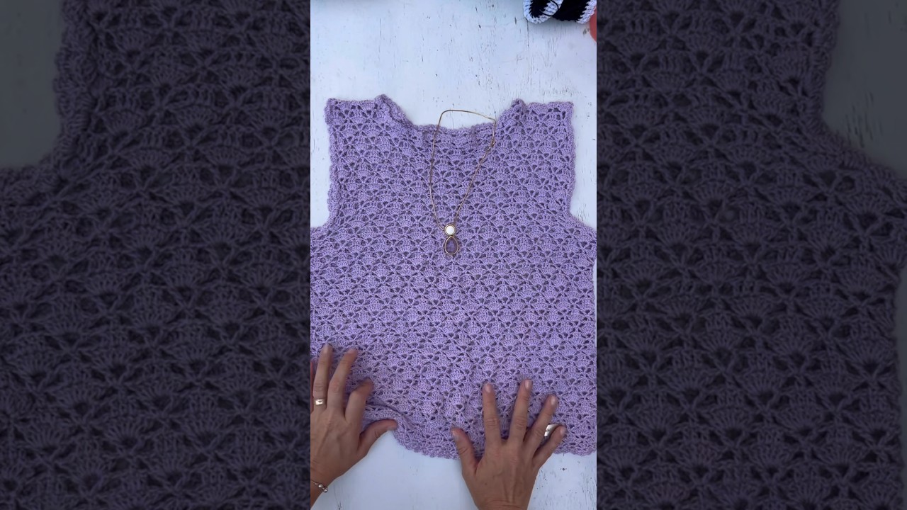 Blusa lil&aacute;s delicada ! Blusa em croch&ecirc; linha fina! Regata em croch&ecirc;!