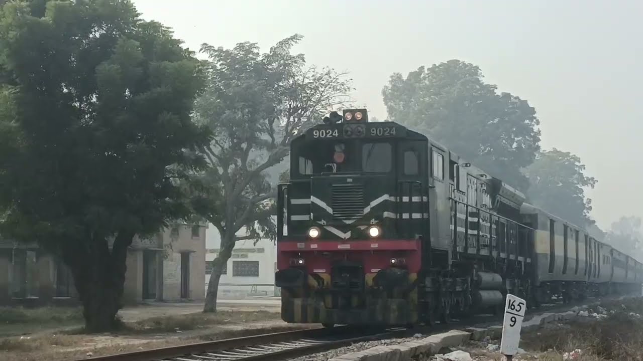 Rehman baba express geu_40 9022 17up millat express HGmu30 8226 or Shalimar geu40 9025