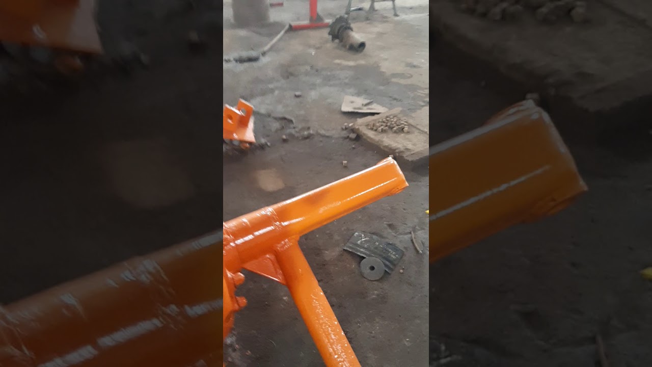 Introdução superficial ao cliente sobre o Triângulo com rolo faca