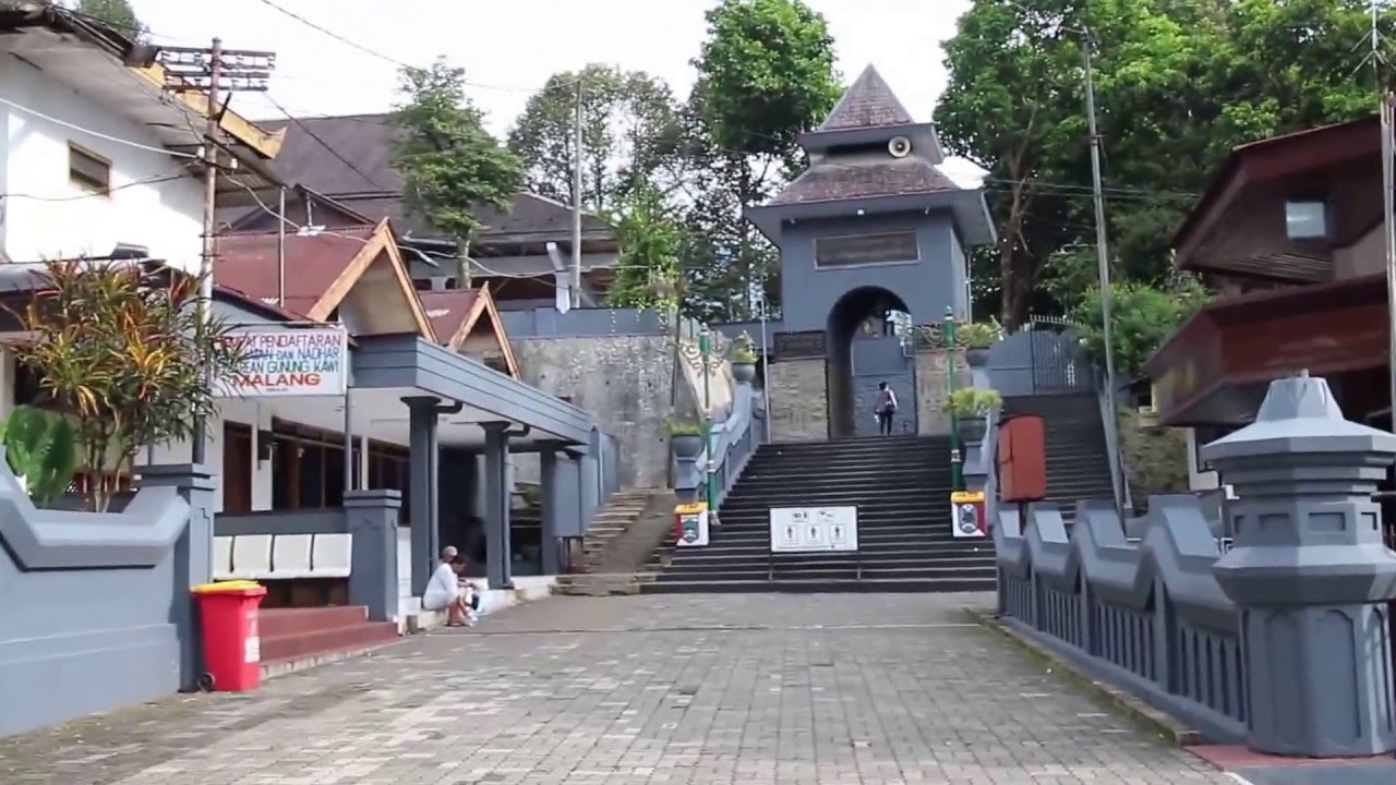 Tempat Wisata Gunung  Kawi