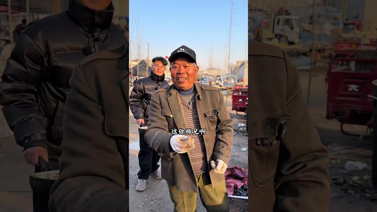 At the big market you can stir-fry the old man s shrimp chips#Delicious food at the big