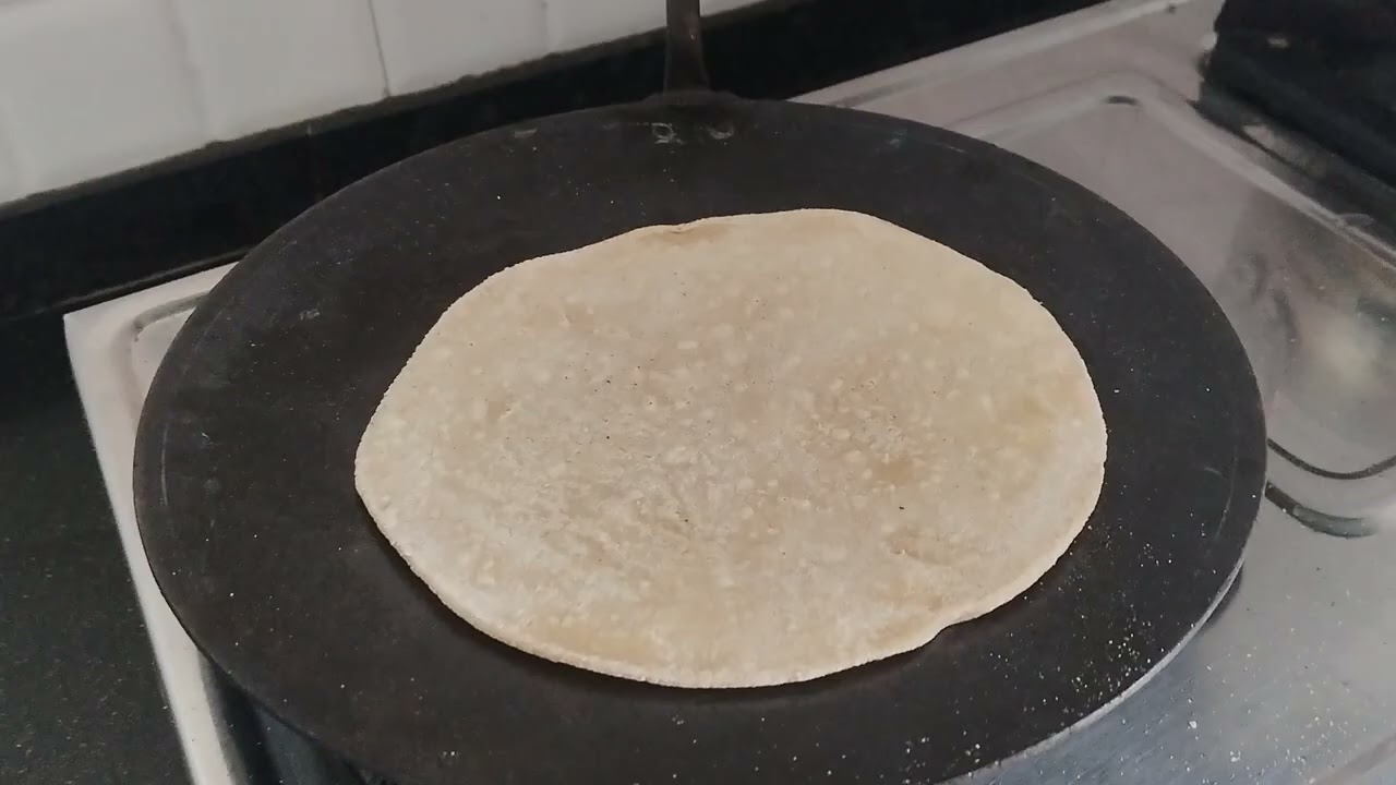 आज घर पर बने करी और मेथी की सब्जी और रोटी