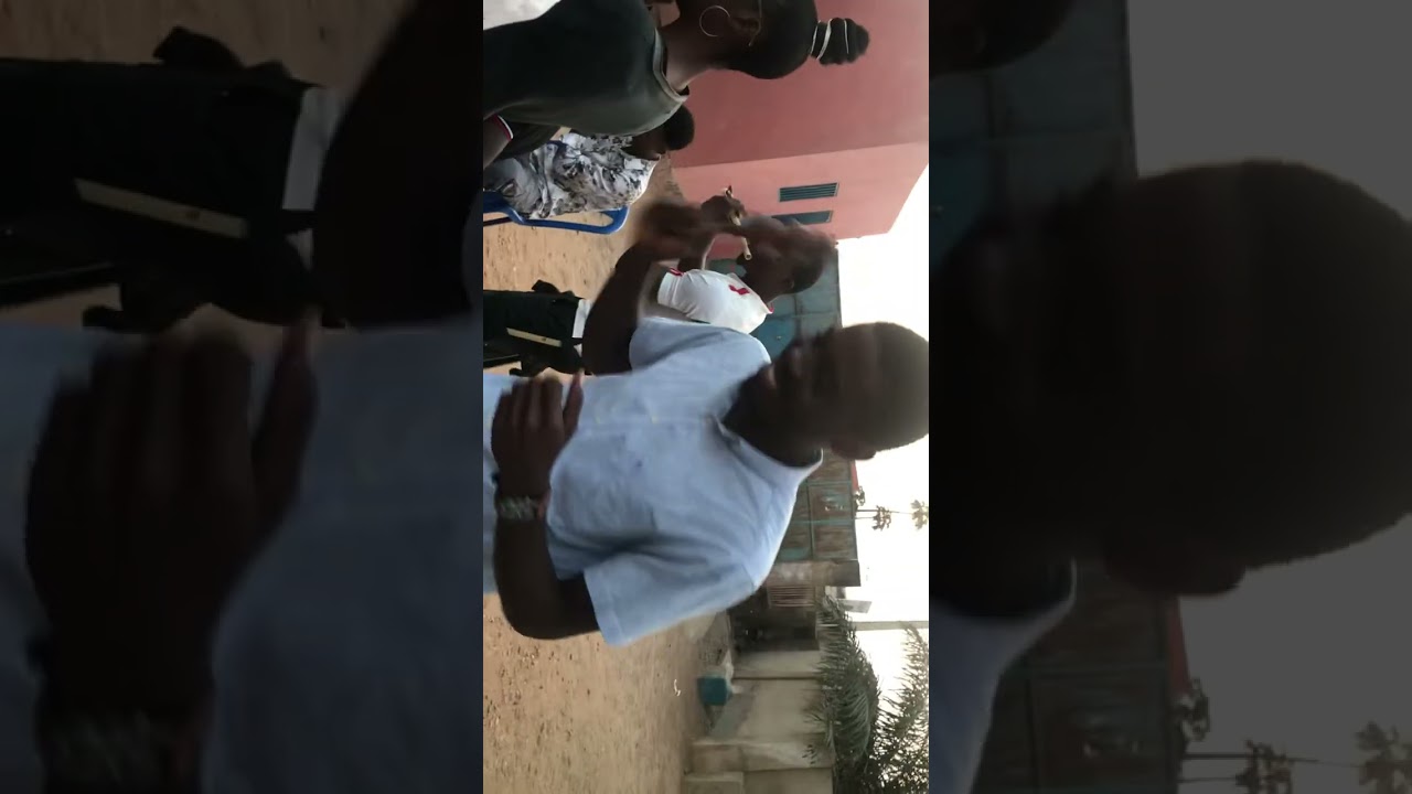 Flacim tocando uma clássica nostálgica com o título 