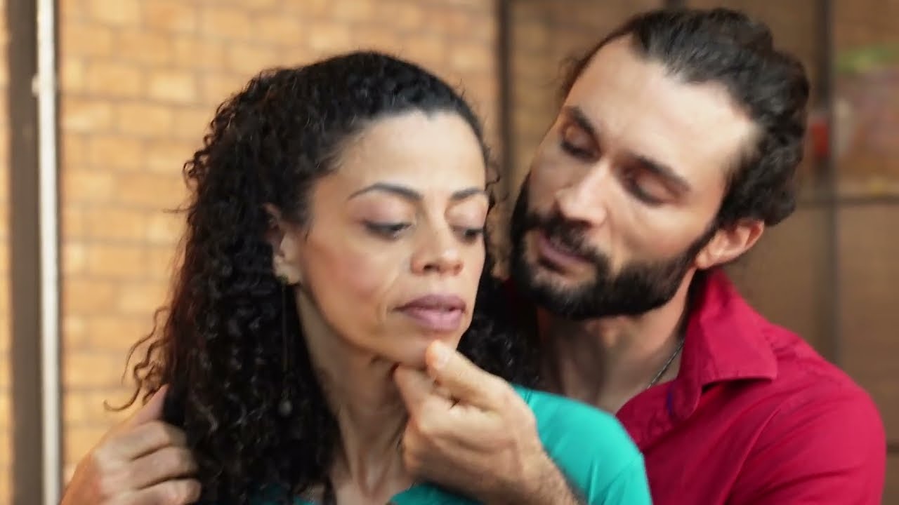 Cena de diálogo - Adriano Gouvella e Camila Braga