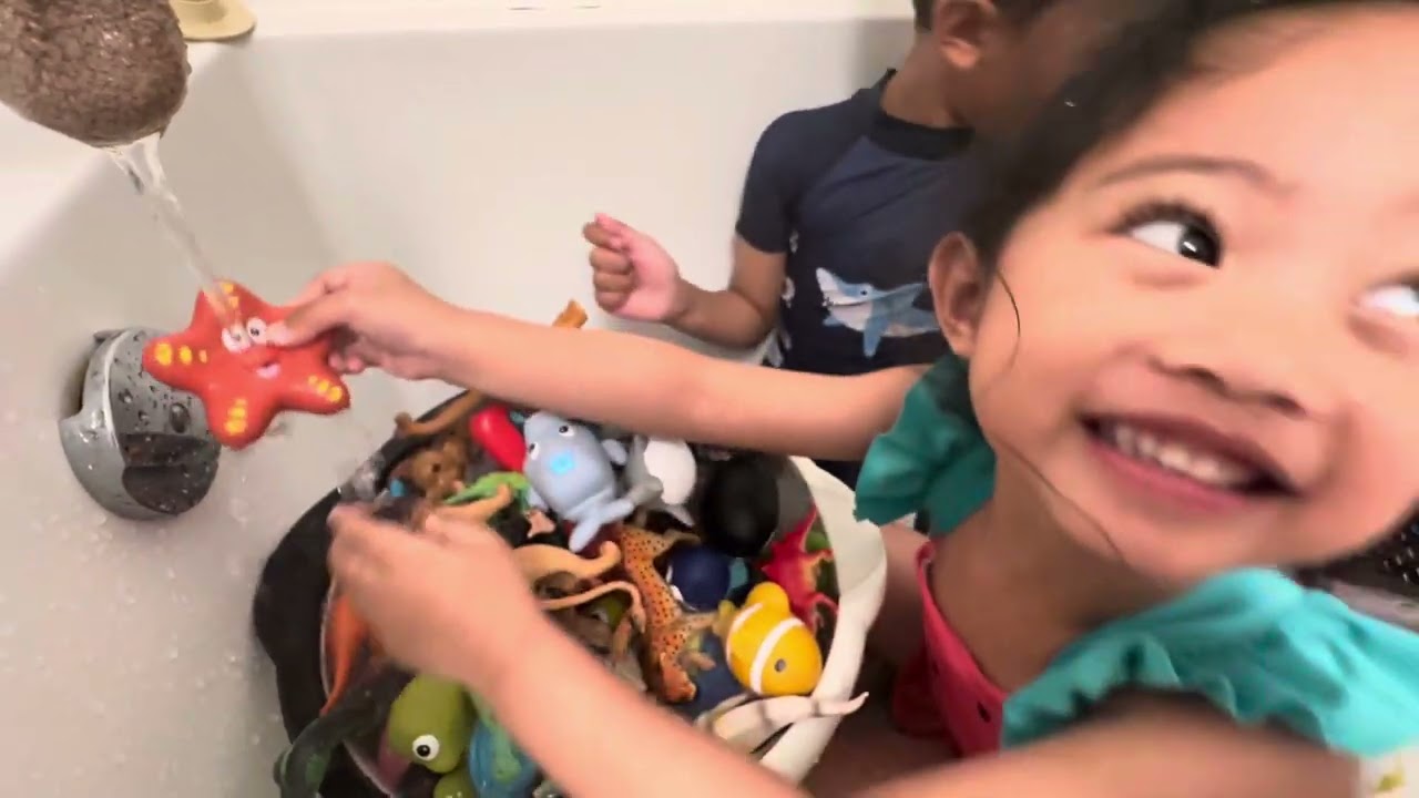 Strawberry Jam Toys!!#toyskidschannel #toys #watertoys