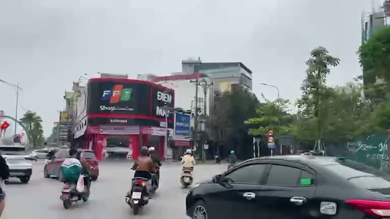 A Day Strolling Around The City In Pleasant Weather