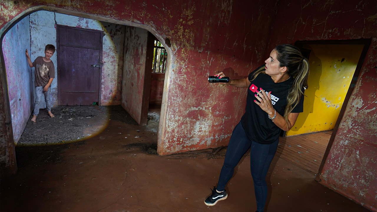 Entrei na Casa do Menino Autista e olha oque Aconteceu...