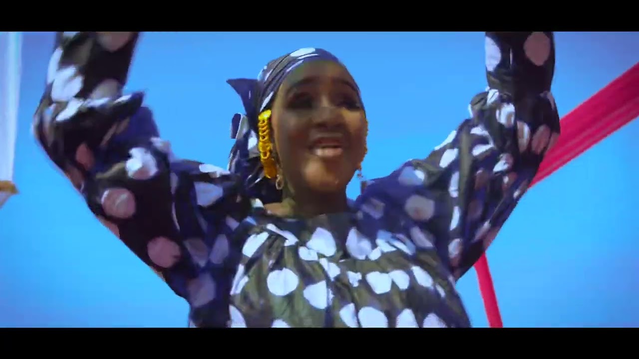 Sekouba Kandia avec l’ensemble instrumental et chorale nationale de Guinée  ‘’ La Guinée Moba Lou ’’