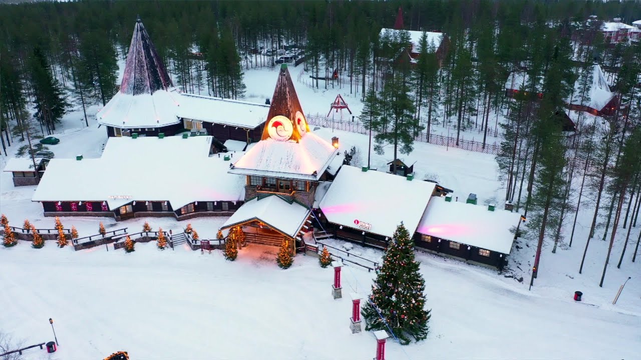 The Travel Show - Socially Distanced Santa (week 51)