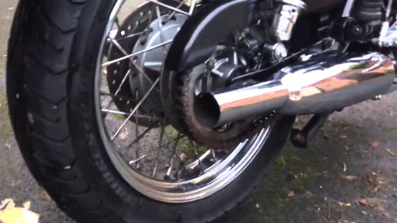 2004 Triumph Bonneville T100 with Dunstall Exhausts