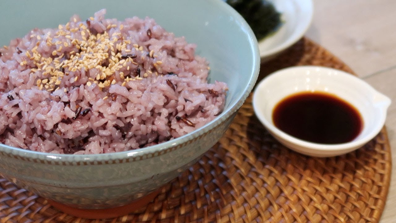 How to cook Korean purple rice (Heukmi Bap)