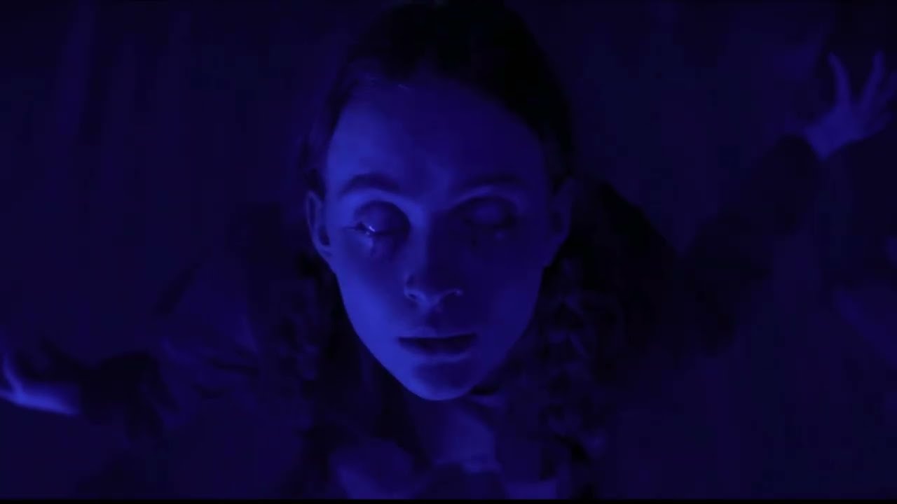 Vecna breaks Max's bones // Stranger Things 4 (Ep. 9)