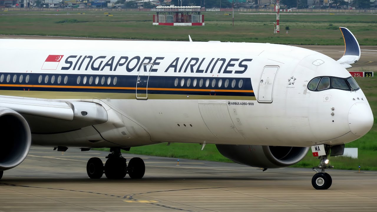 🇻🇳✈️ 30 minutes watching planes take off and land continuously at Tan Son Nhat airport SGN/VVTS📍