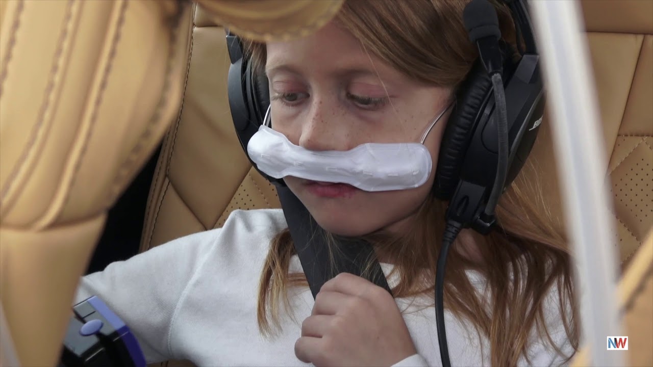 Zoe Using Oxygen for First Time!!! FLYING THROUGH THE MOUNTAINS!