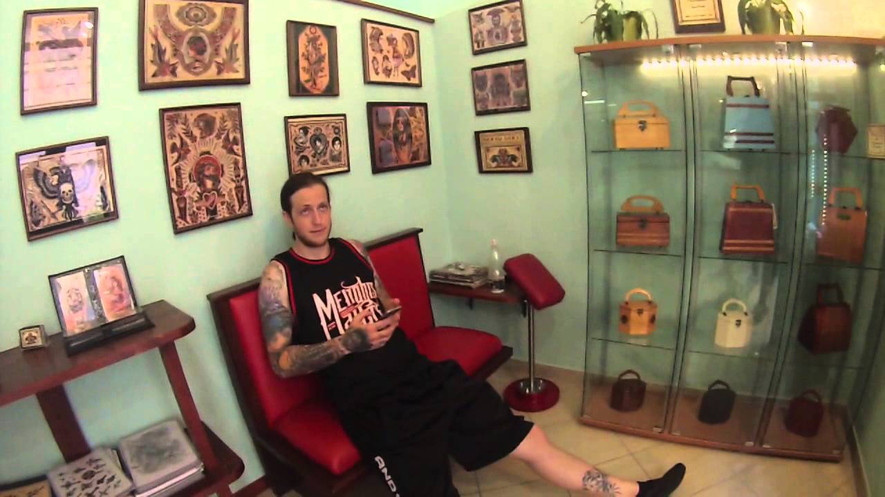 LACUNA COIL - Ryan Blake Folden getting tattooed in Como