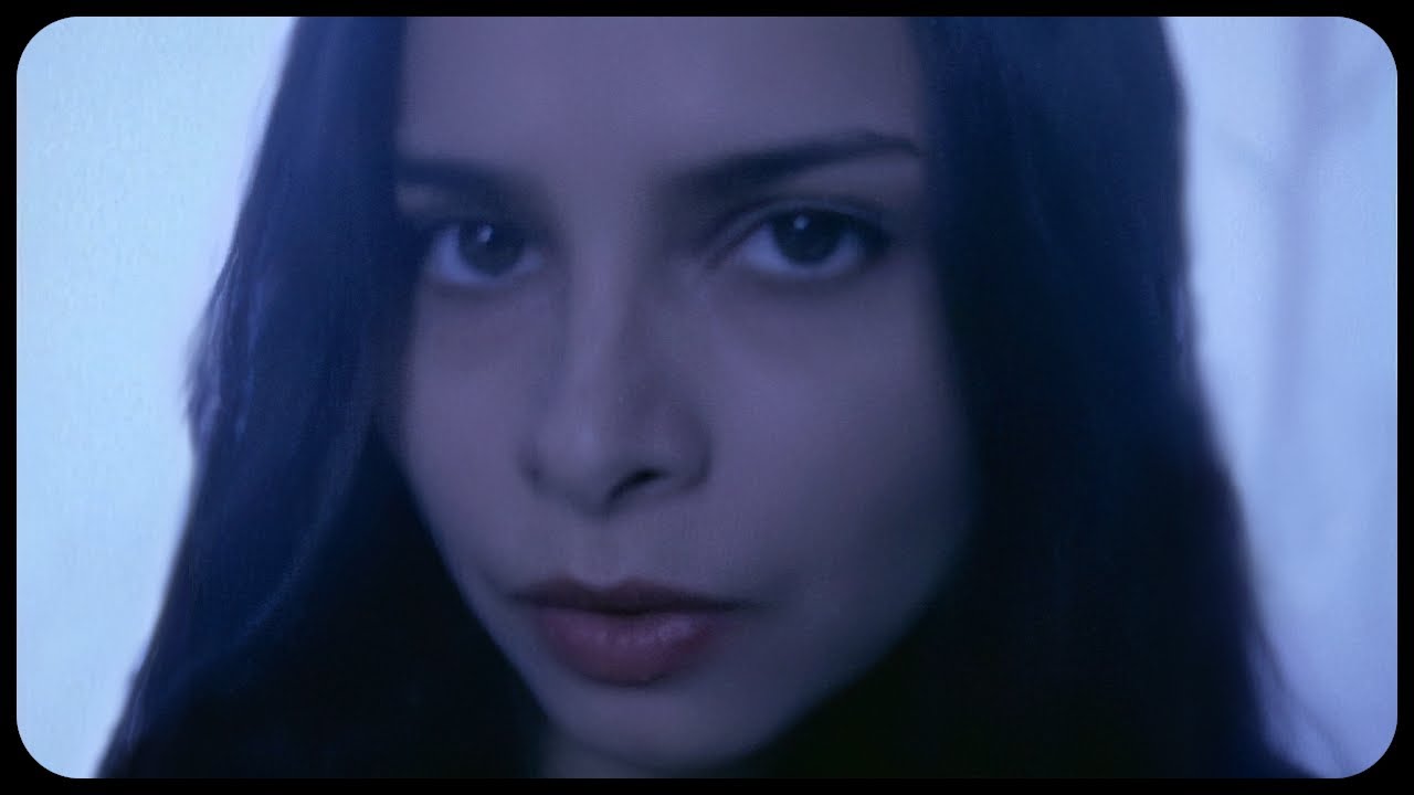 Mazzy Star - Flowers In December (AI Remastered Music Video + Lyrics)