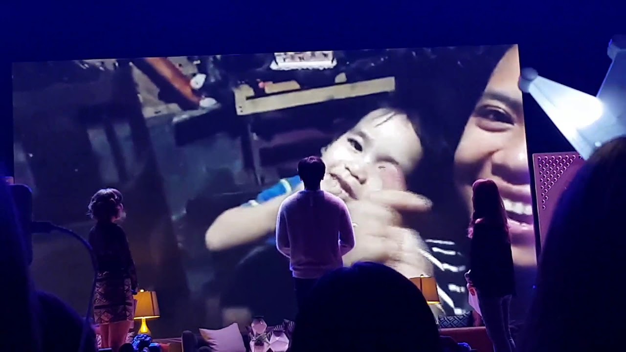 171111 #PHSinManila #PHSFirstLoveinManila - Hyungsik watching his PH Fans surprise video