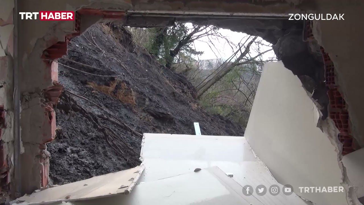 Zonguldak’ta heyelan anı kamerada