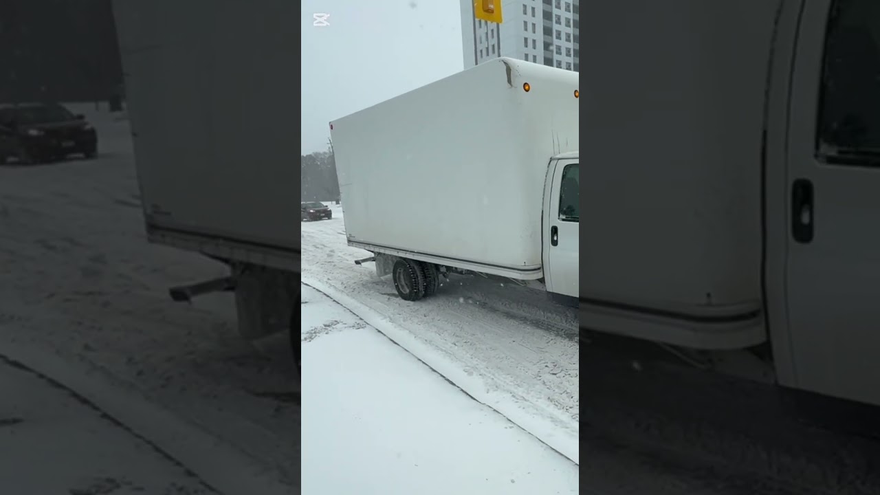 Box Truck Struggles on Finch & Don Mills Hill ❄️🚚
