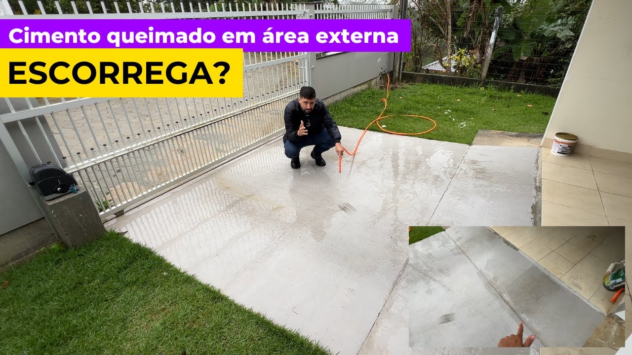 Piso de cimento queimado em área externa fica liso ?