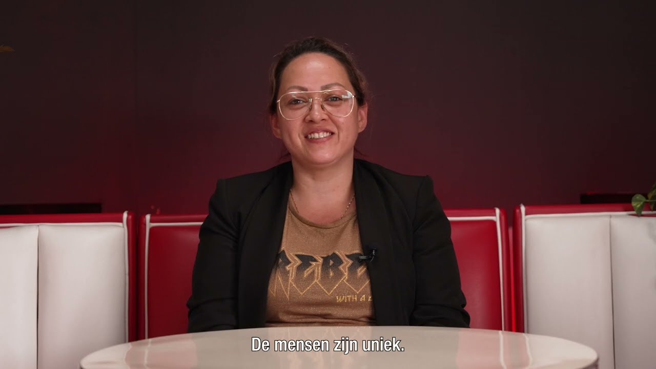 Bente: “Bij mensen thuiskomen, hun wereld binnenstappen” – Gelukscaravan #5 Uniek
