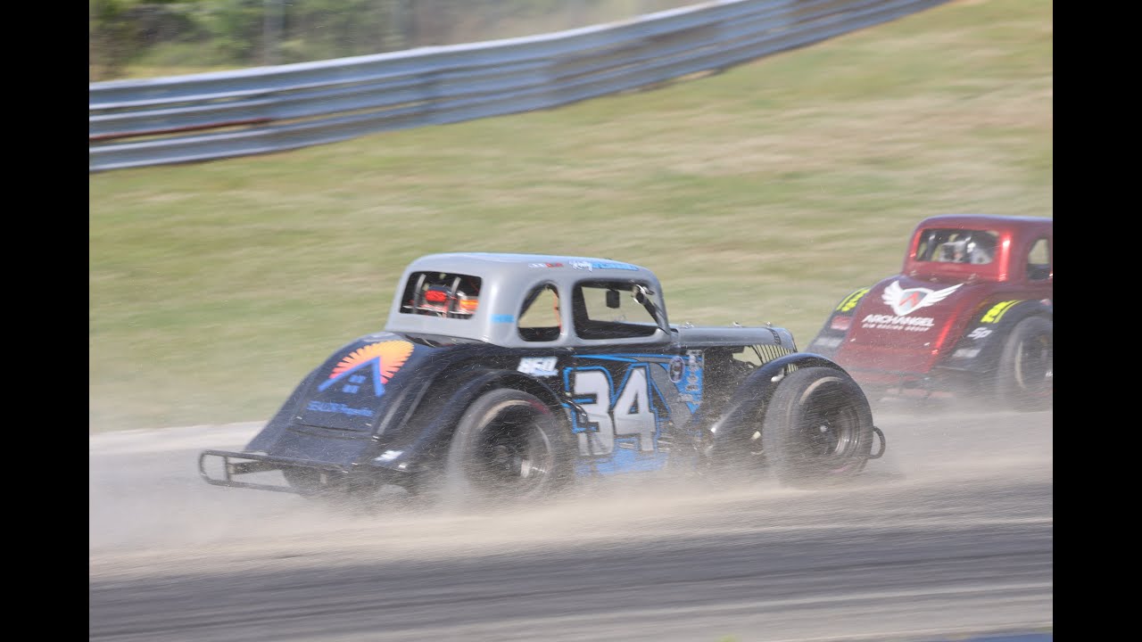 This race finish was crazy! // Legends at Thompson Motorsports Park