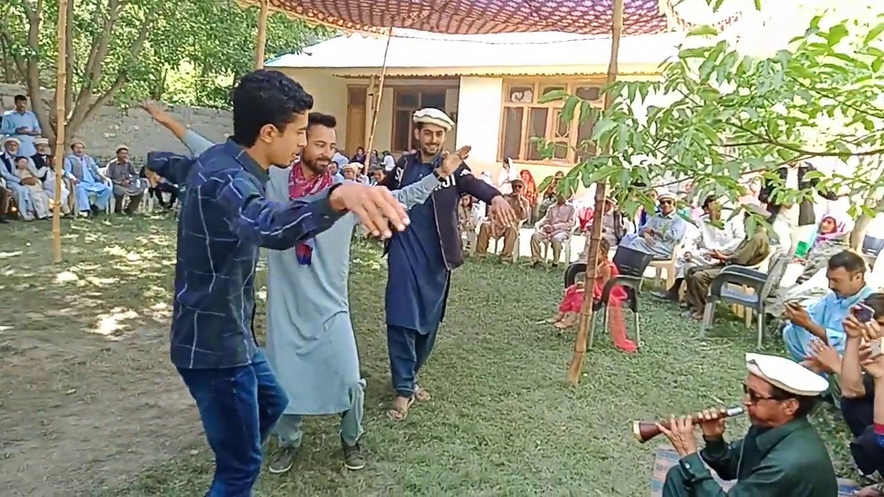 Chitrali doll ishtok sarghuz mastuj 2019!! Allauddin Nishat and waqar dance!!! Aftab ahmad wedding