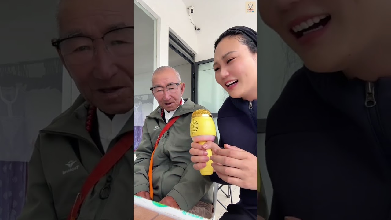 ལྷ་སའི་པོའོ་ལགས་དང་ཚ་མོ་གཉིས་ཀྱི་བརྩེ་བ་Lhasa grandfather with granddaughter （（15））