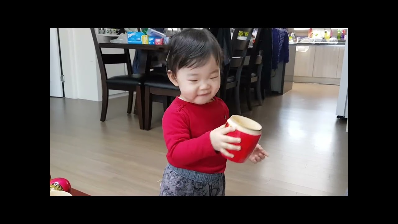 유은이 어릴때.1.