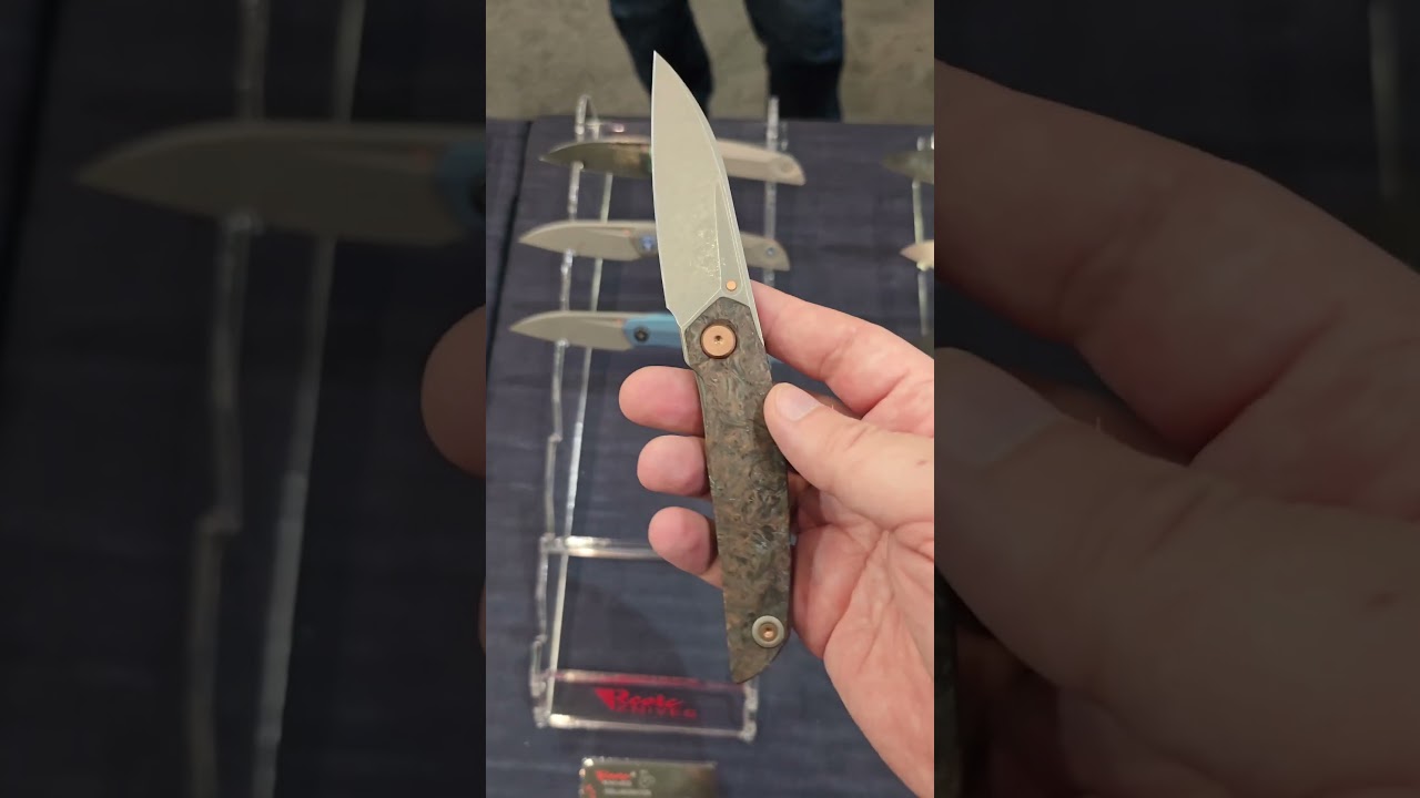 New Reate knives designed by Vulpex Knives. Oh, and a Jack Jr!! #bladeshow #reateknives #edc