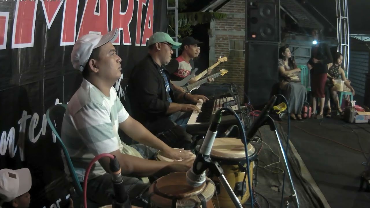 ISTRI SHOLIKHAH IDAMAN SEORANG PRIA