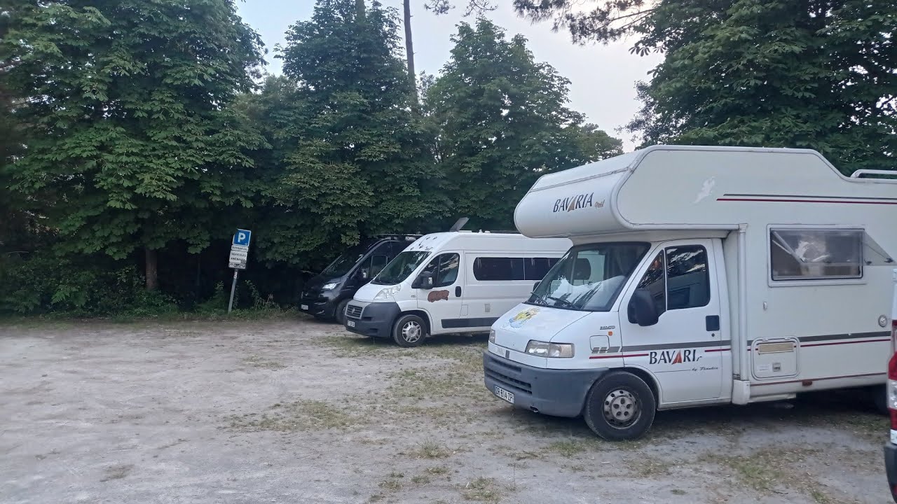 PARKING CAMPING-CAR GRATUIT A MOLIETS-ET-MAA (LANDES)