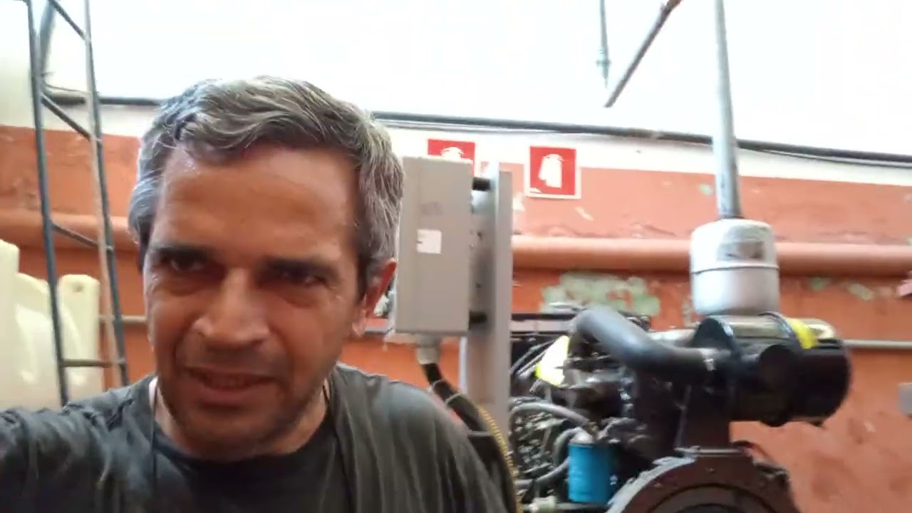 Motobomba a diesel 4 cilindros para combate a incêndio 