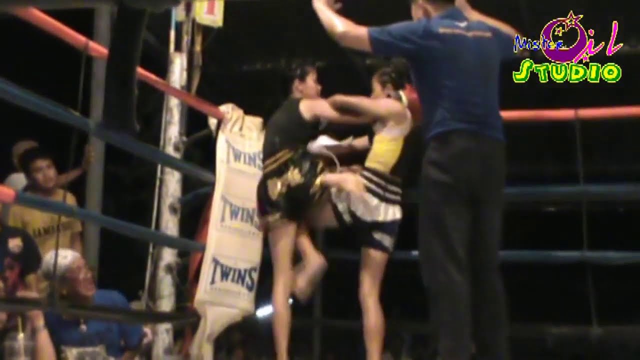 แทงเข่าใส่กระจับ ผิดกติกามวยไทยหรือไม่?