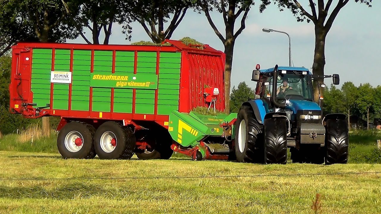 New Holland TM165 met Stautmann Giga Vitesse III plus