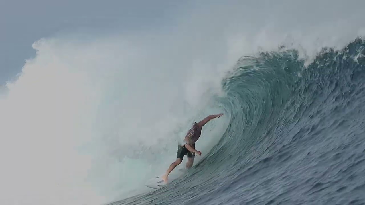 What's in the BoardBag? Damo Hobgood's Fiji quiver