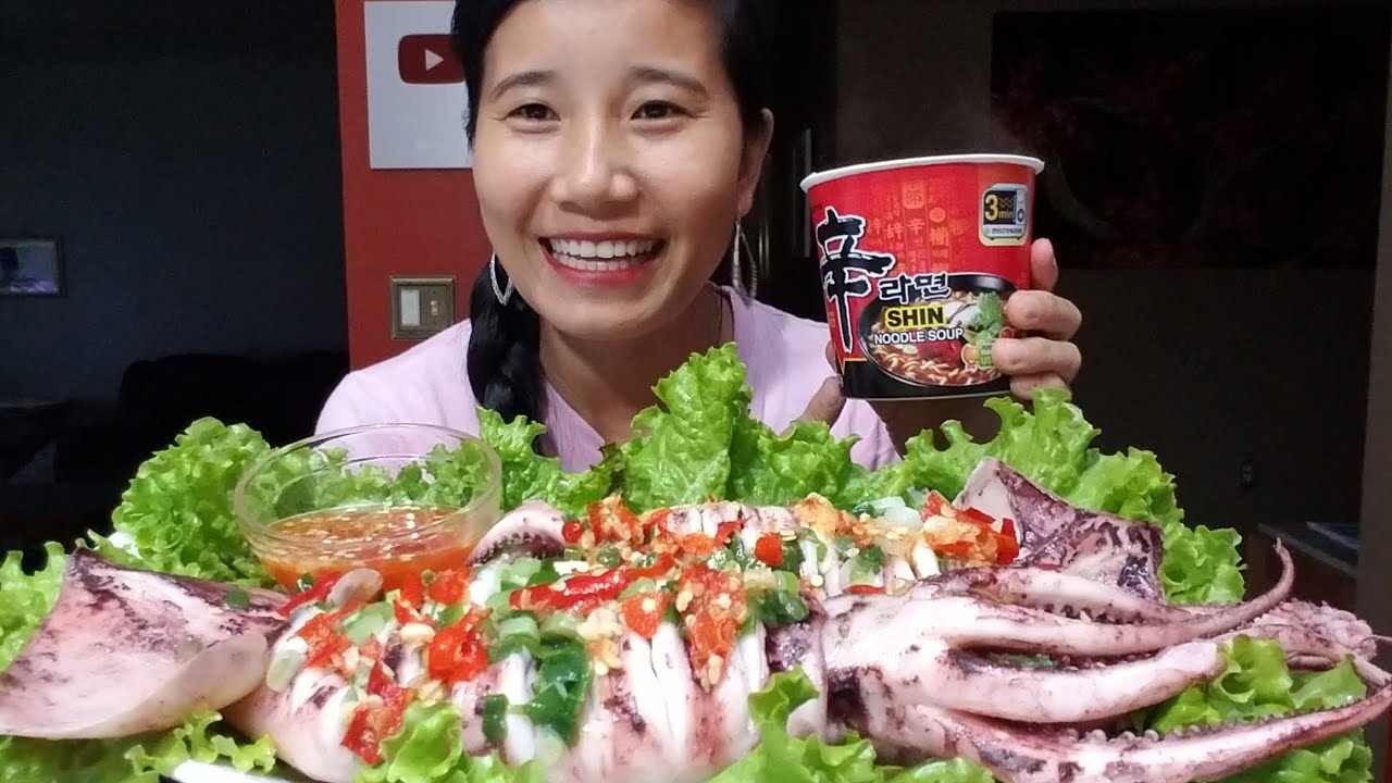 ĂN MỰC HẤP MỞ HÀNH ,MỲ CAY NGON KHÔNG TƯỞNG
