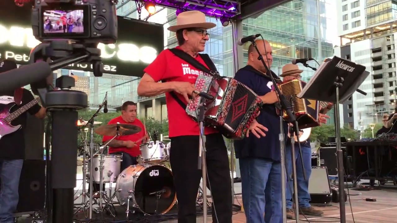 Los Monarcas - Discovery Green 2022