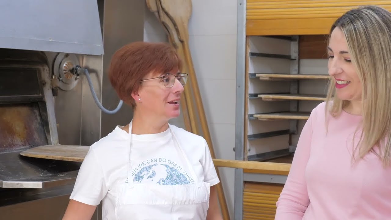 En este capítulo viajamos hasta Pedro Andrés ,una aldea de Nerpio Albacete,a la panadería de Eugenia