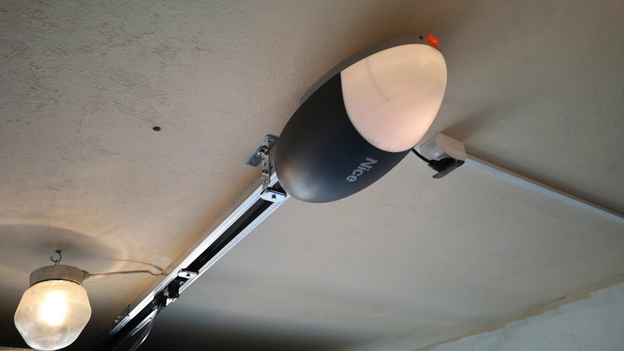 Działanie napędu bramy Nice Avio 500 Kit