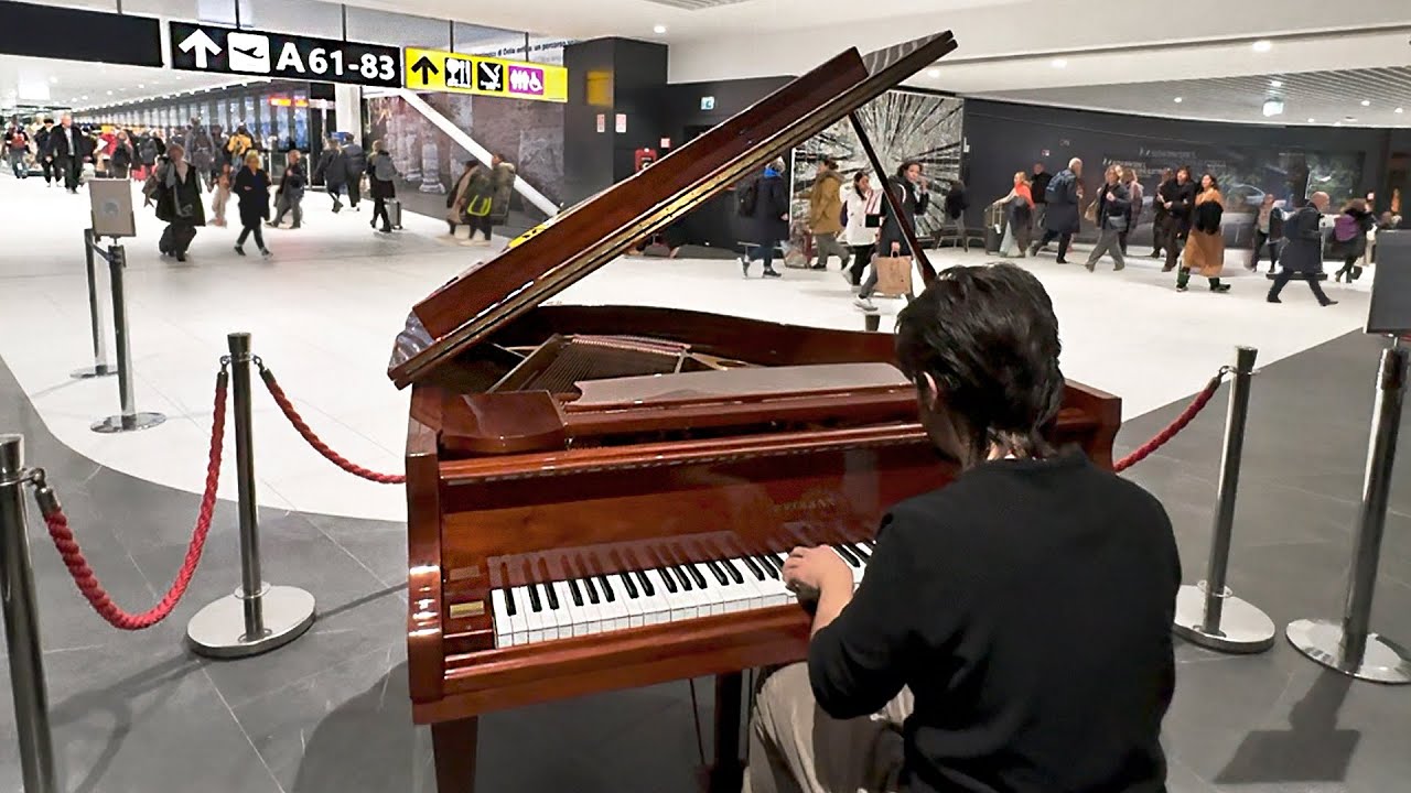 PAREI O AEROPORTO TOCANDO PIANO - Franz Ventura