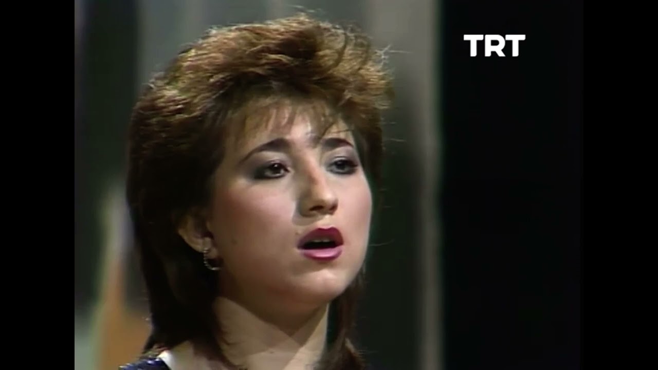 Hilal Çelebi - Severim her güzeli senden eserdir diyerek